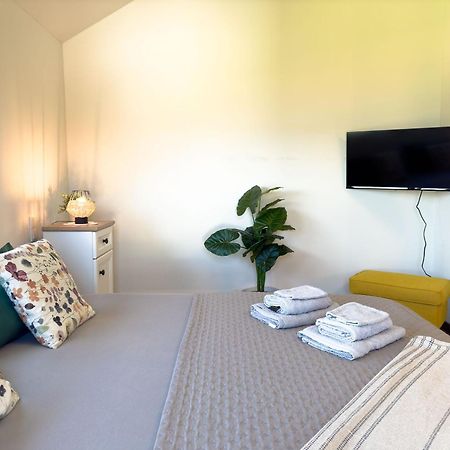 Serenity Vista Retreat Bnb Bescheid Extérieur photo