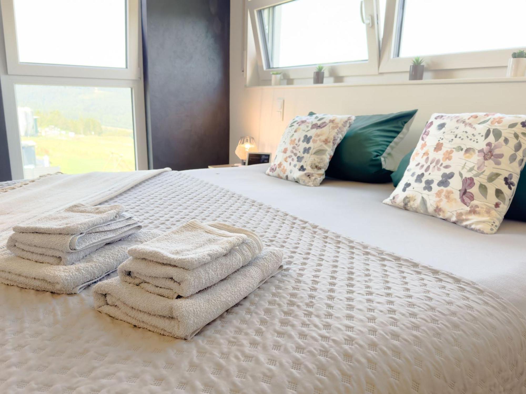 Serenity Vista Retreat Bnb Bescheid Extérieur photo