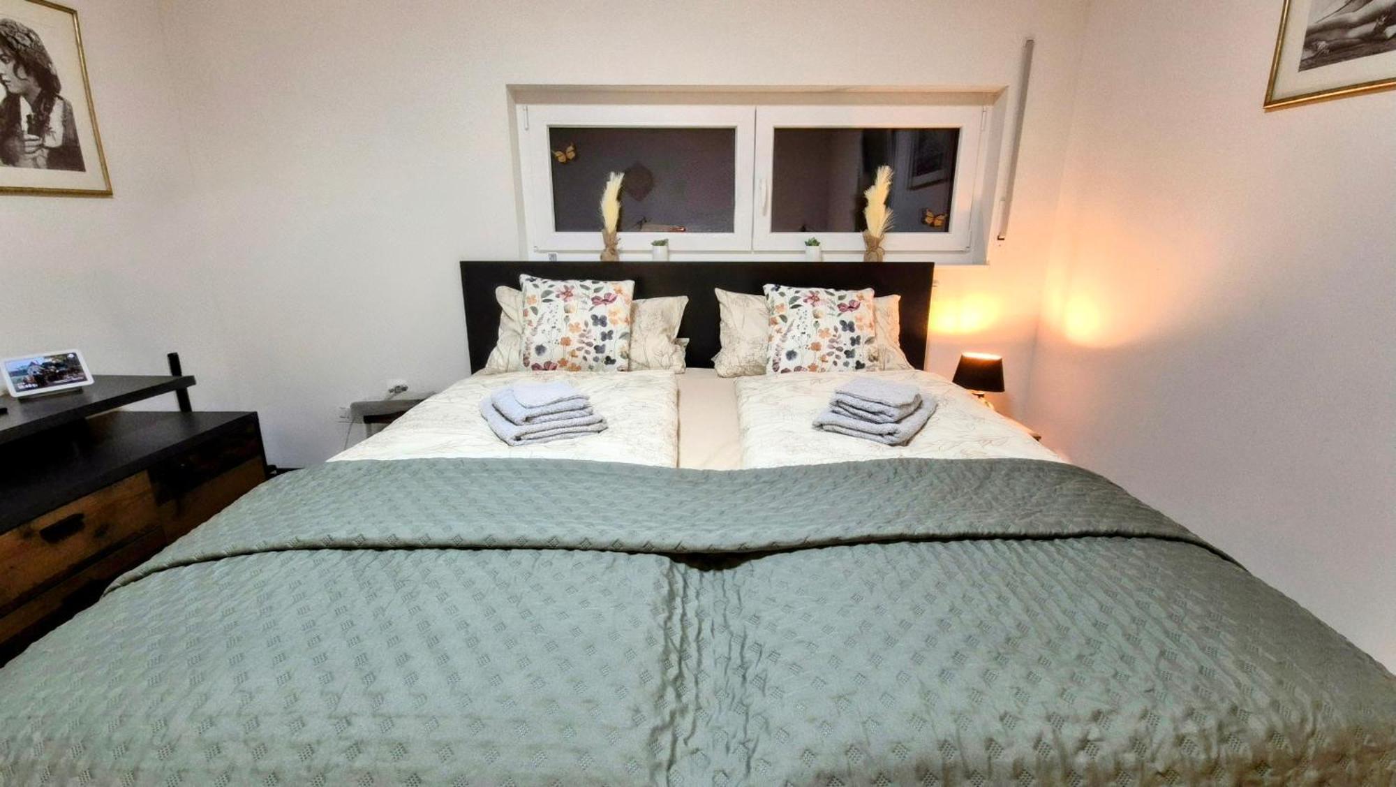 Serenity Vista Retreat Bnb Bescheid Extérieur photo