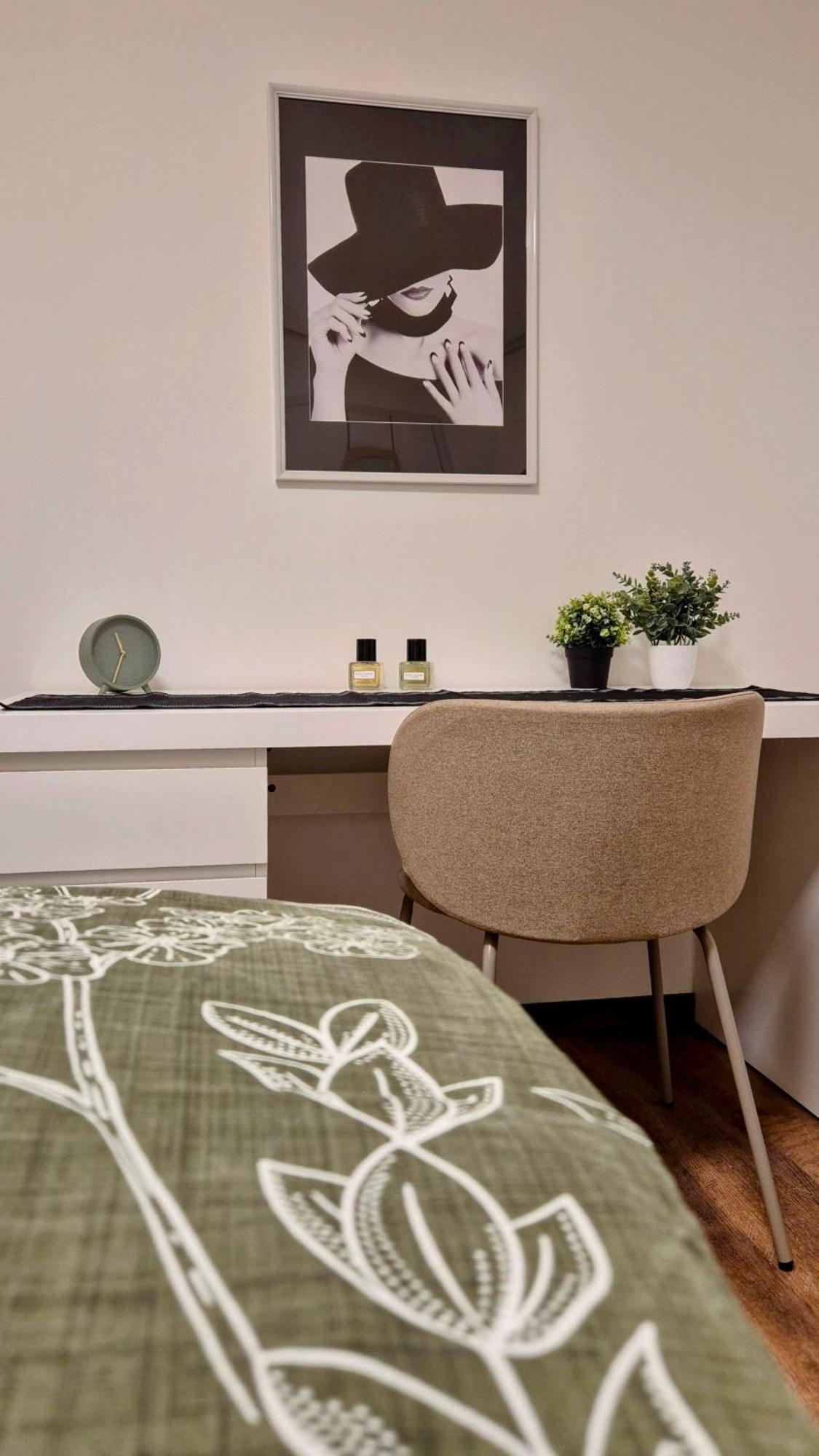 Serenity Vista Retreat Bnb Bescheid Extérieur photo